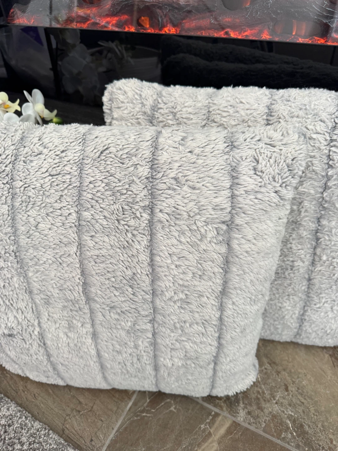 Fluffy grey accent decor pillows set of two - photo 3
