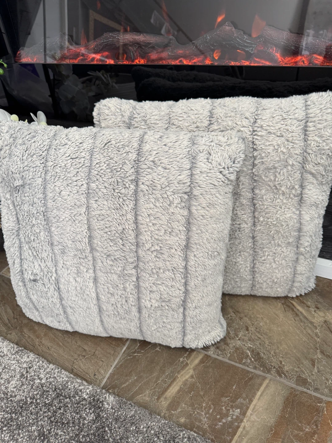 Fluffy grey accent decor pillows set of two - photo 4