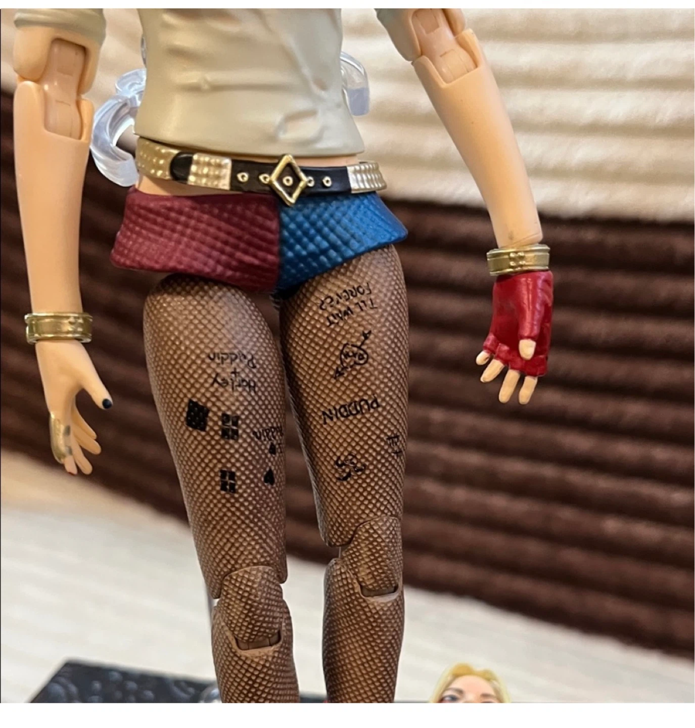 Harley Quinn Action Figure with Accessories - photo 5