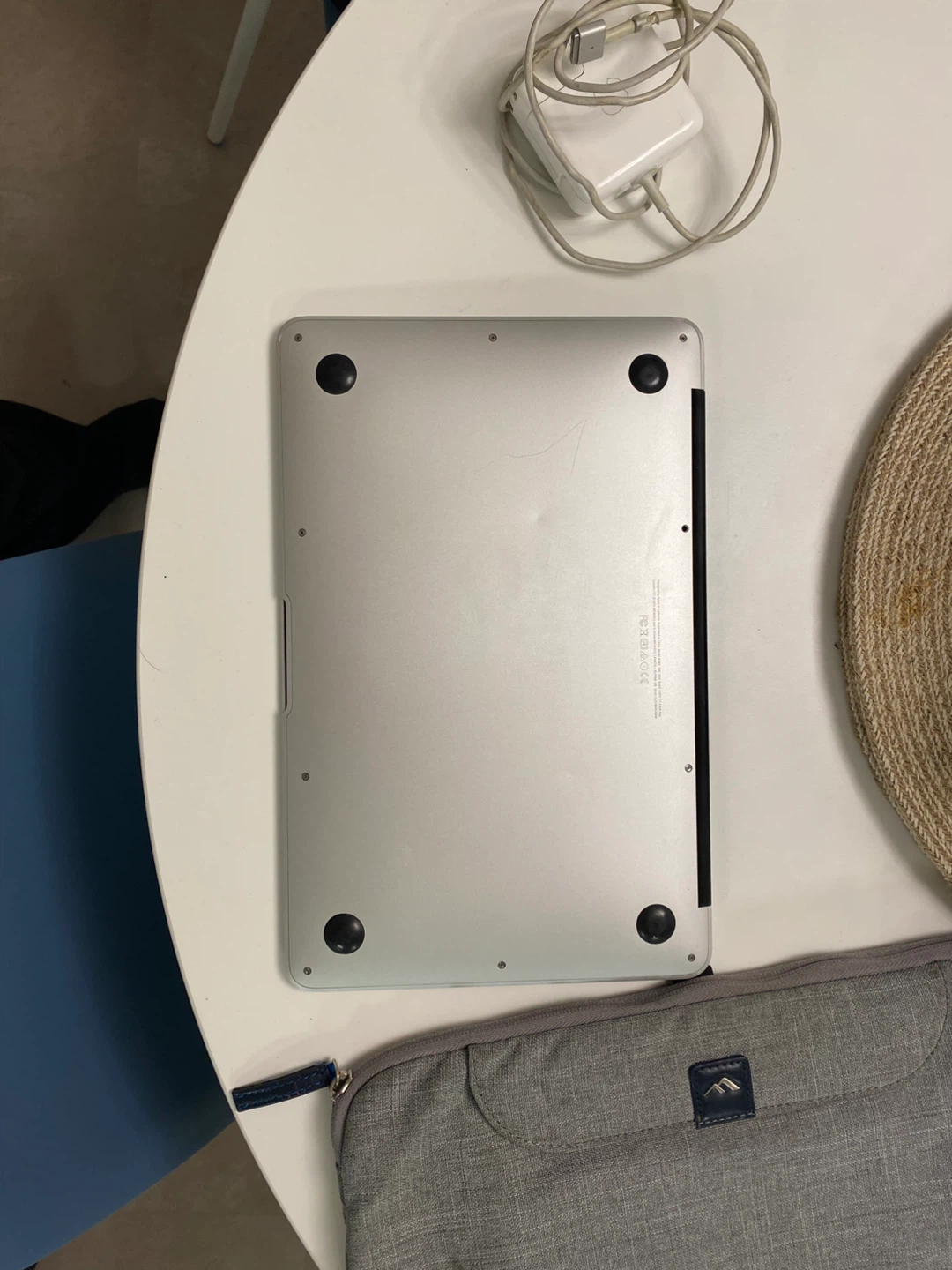 Apple MacBook Air (11-inch, Early 2015) - photo 4