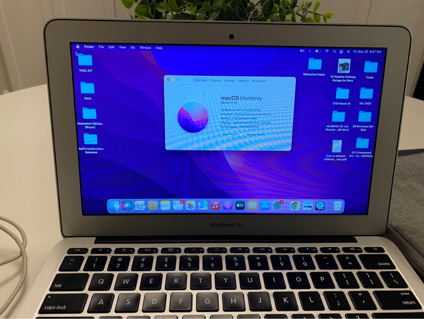 Apple MacBook Air (11-inch, Early 2015) - photo 2