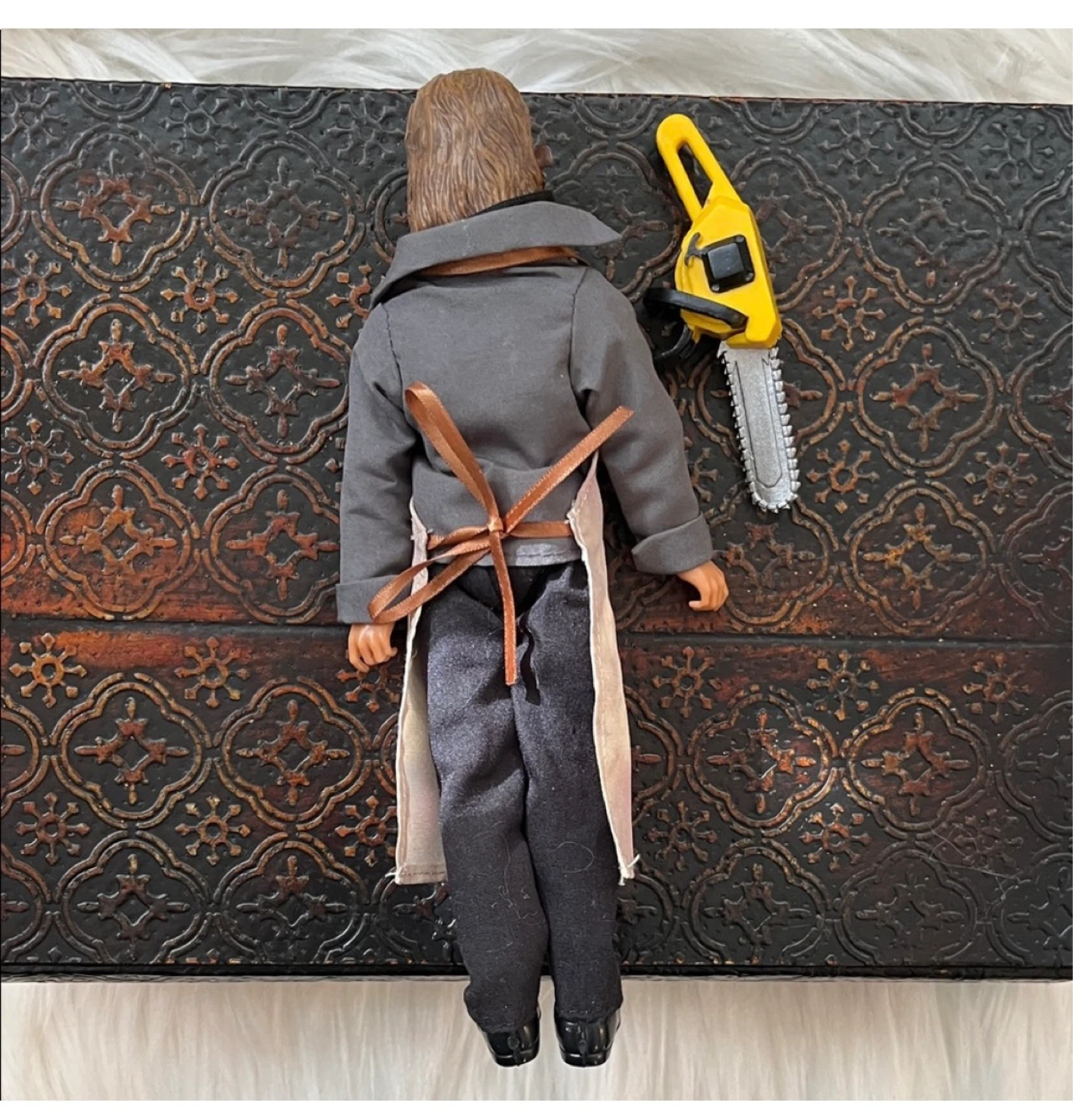 Horror Figure with Chainsaw Accessory - photo 2