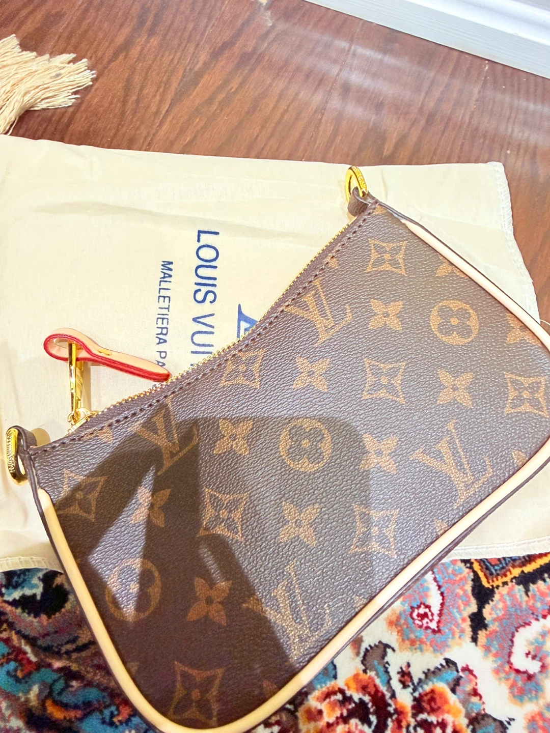 Louis Vuitton Monogram Pouch - photo 2