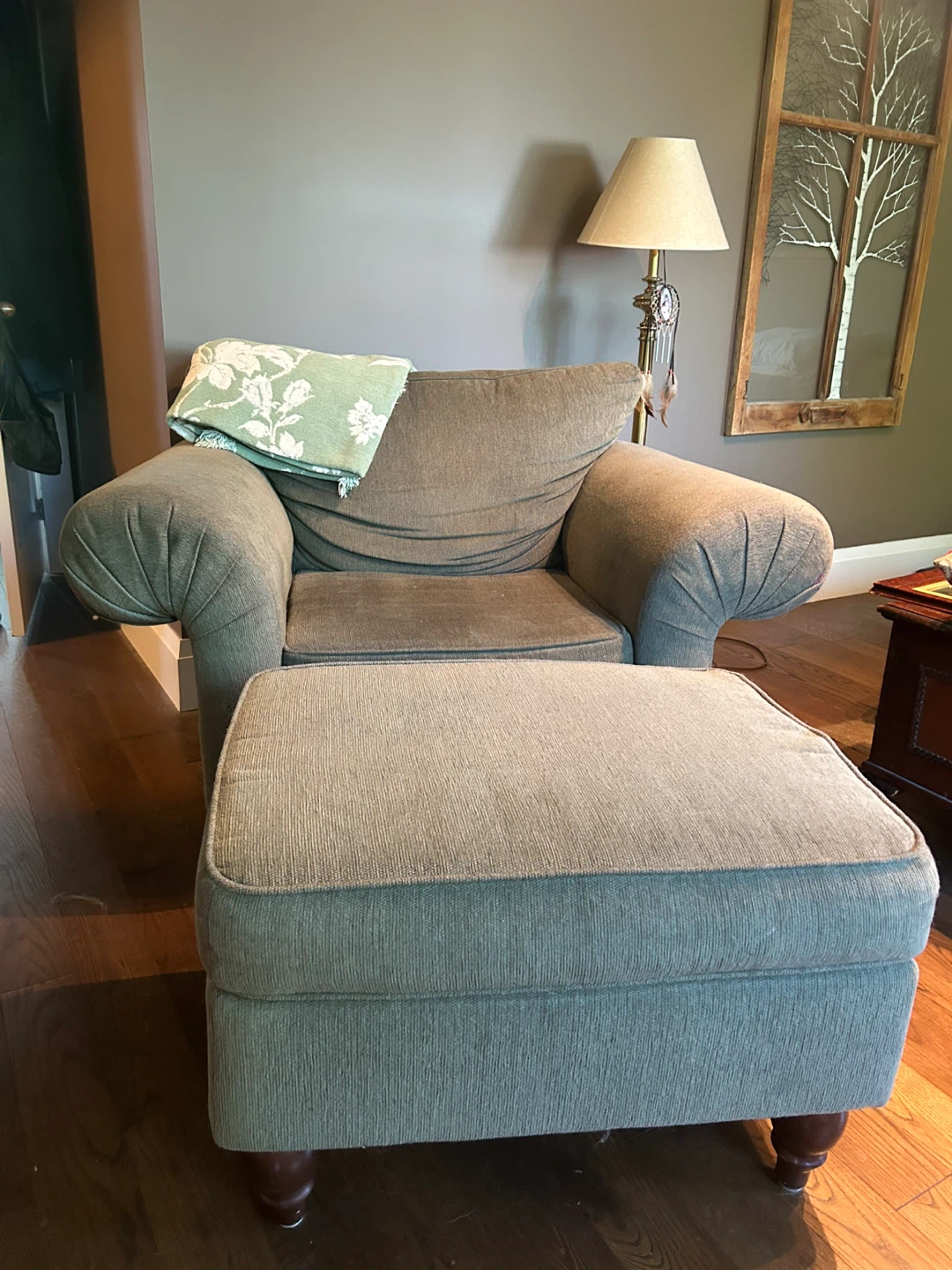 Loveseat, chair and ottoman - photo 3