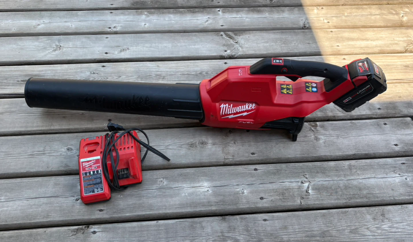 Milwaukee M18 FUEL Leaf Blower with Charger