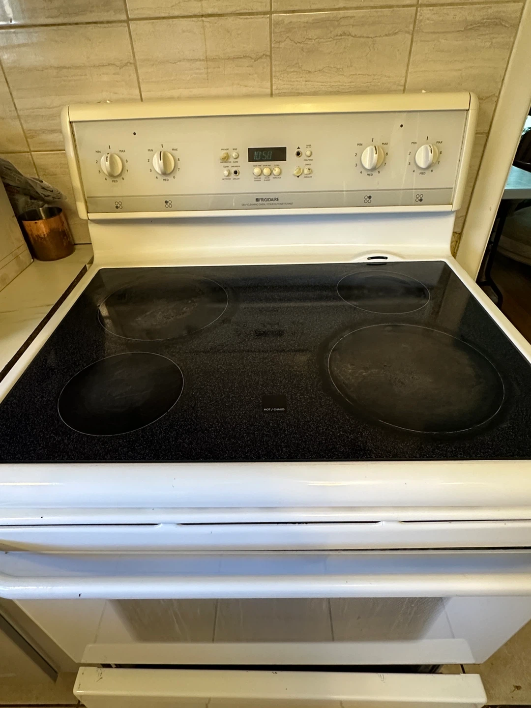 Frigidaire Electric Stove with Oven - photo 5