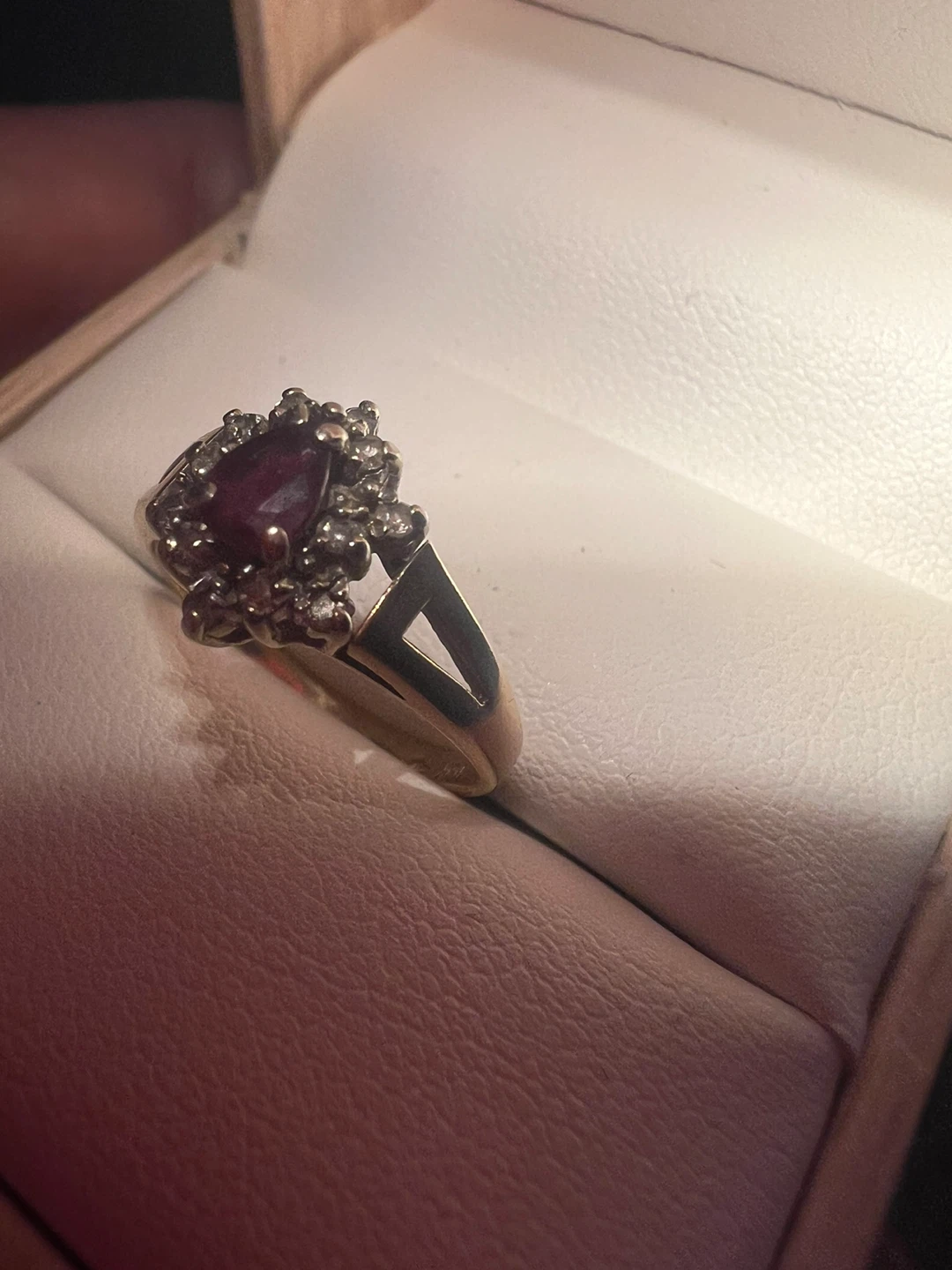 10 k Gold Ring with Ruby and Diamonds - photo 2