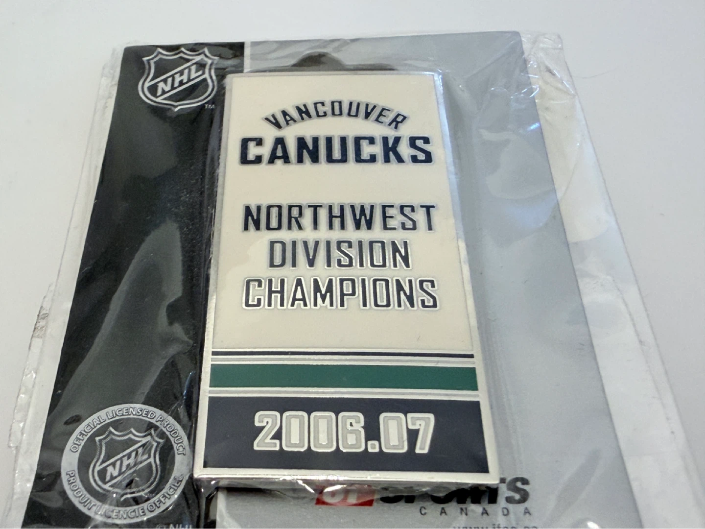Vancouver Canucks Northwest Division Champions 06/07 Pin NEW - photo 2