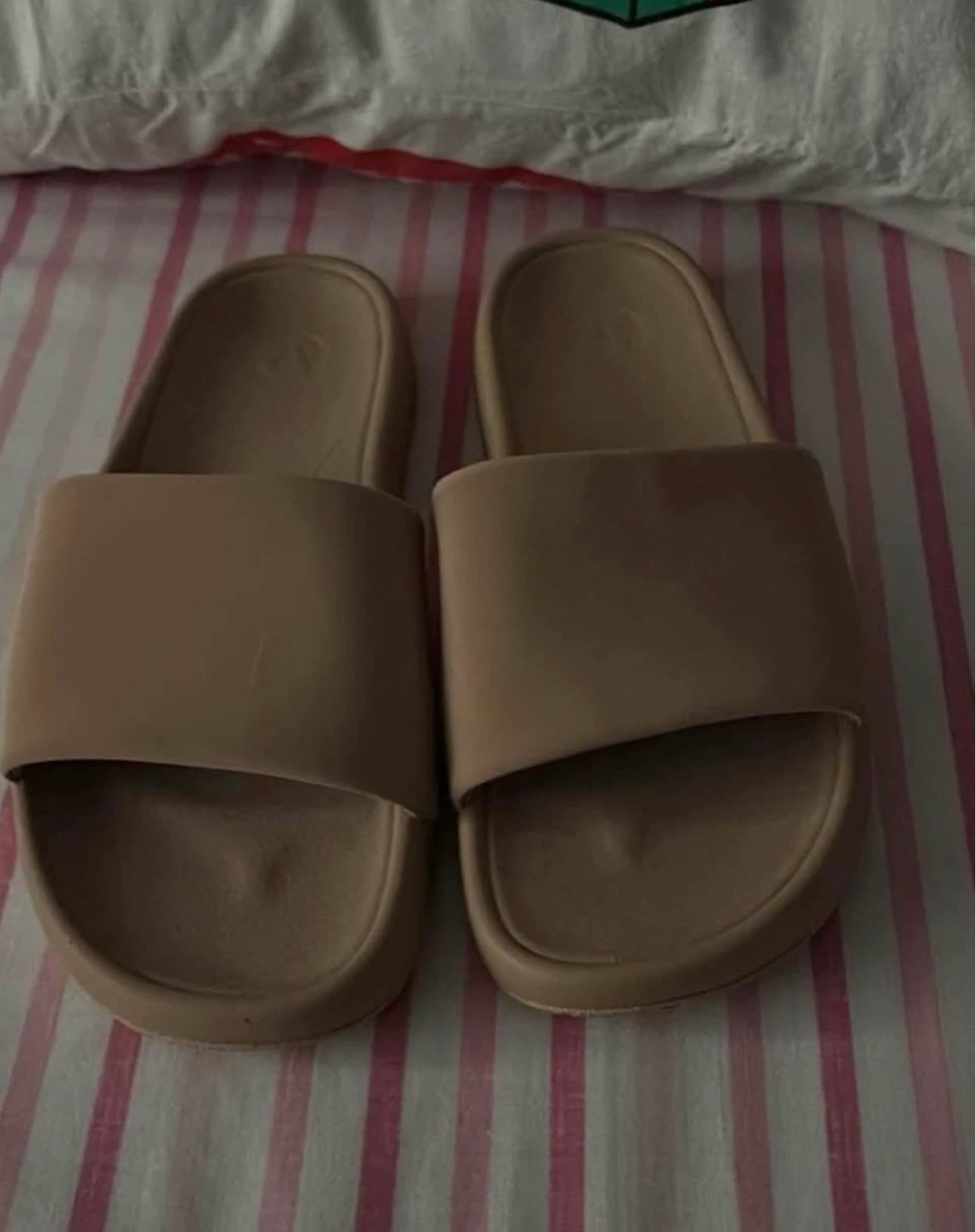 Women lululemon restfeel slides size 7 beach wood