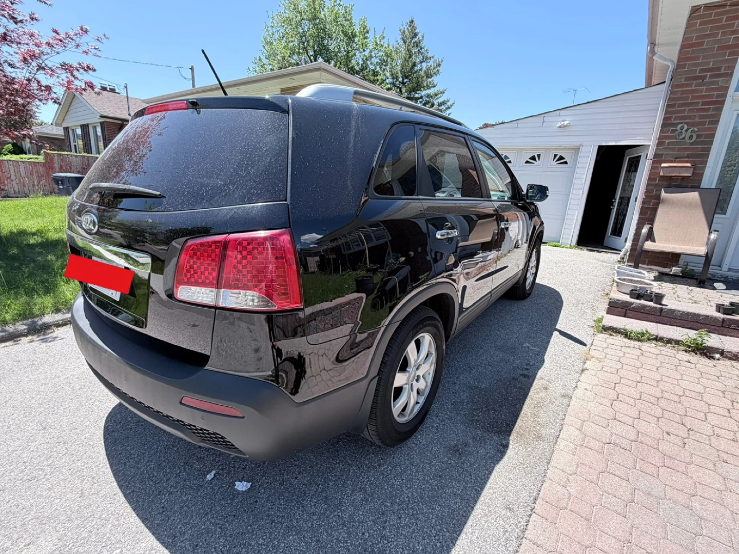 Black Kia Sorento SUV - photo 4
