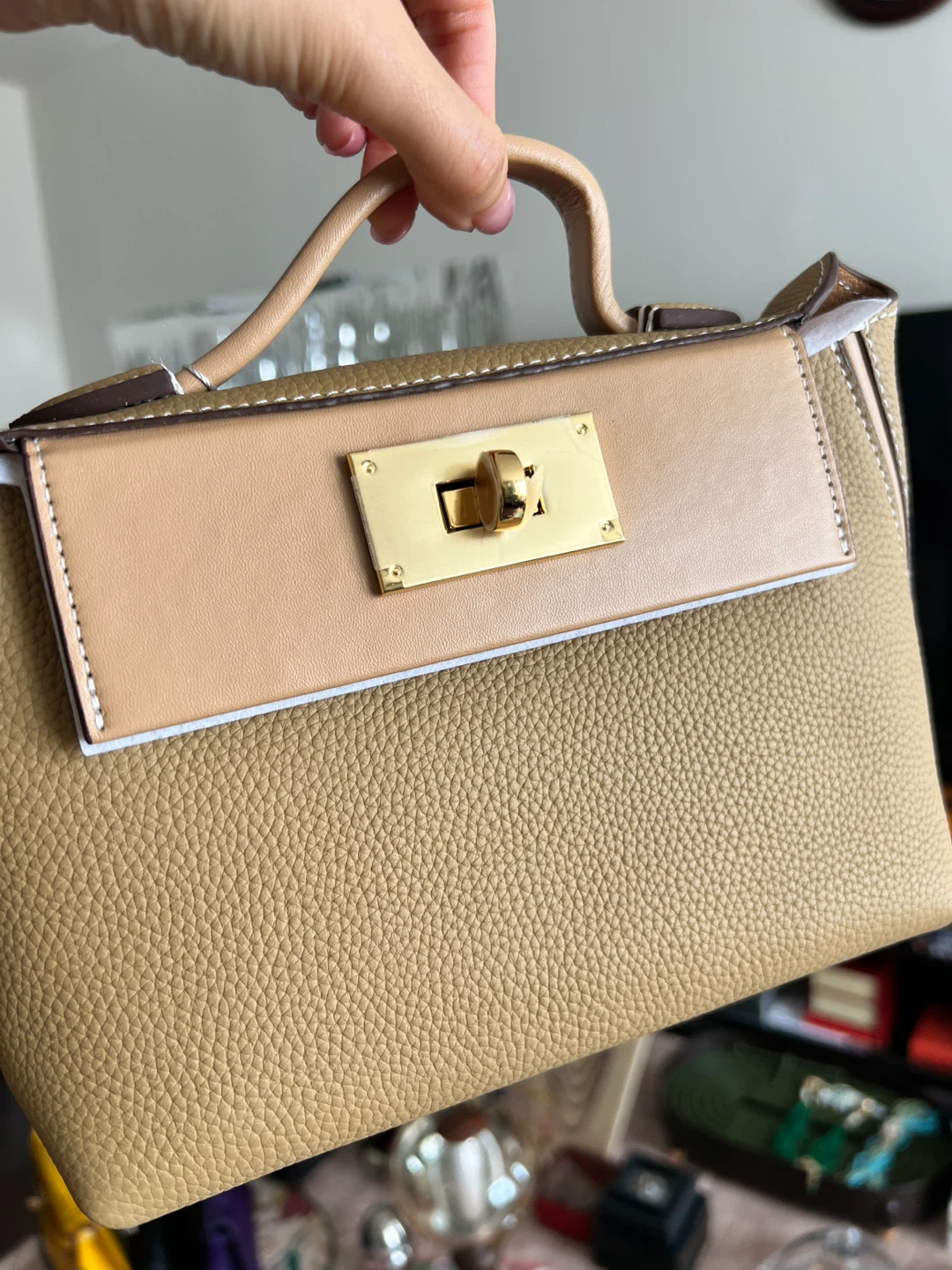 Tan Leather Handbag with Gold Clasp