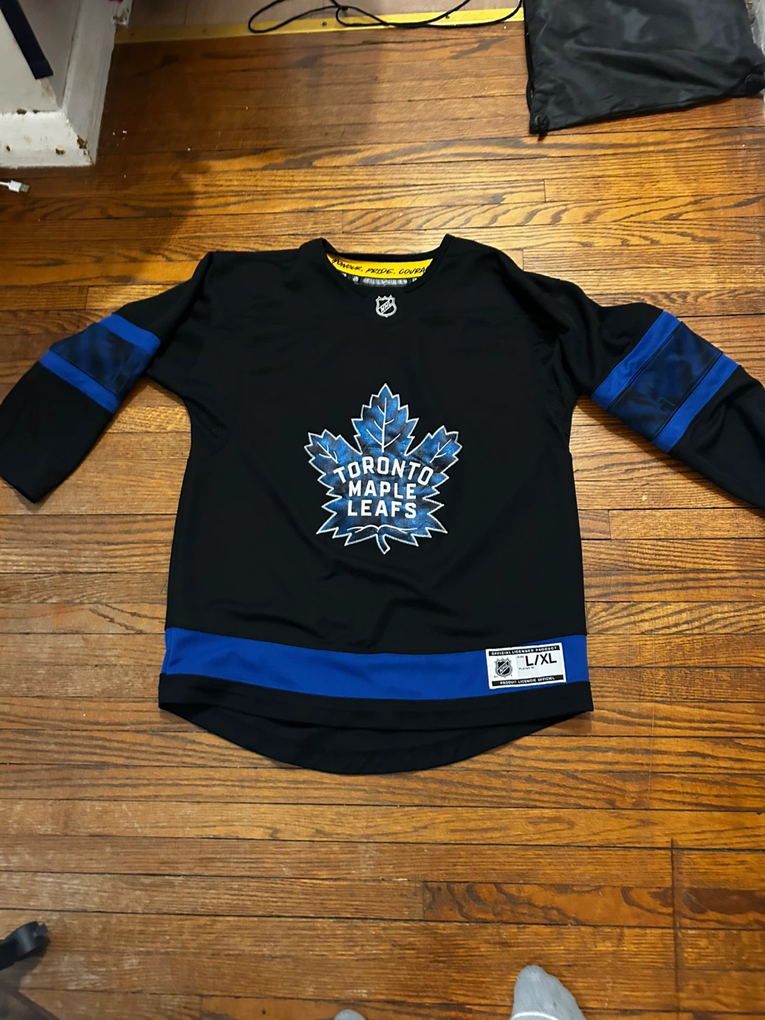 Toronto Maple Leafs Hockey Jersey L/XL - photo 3