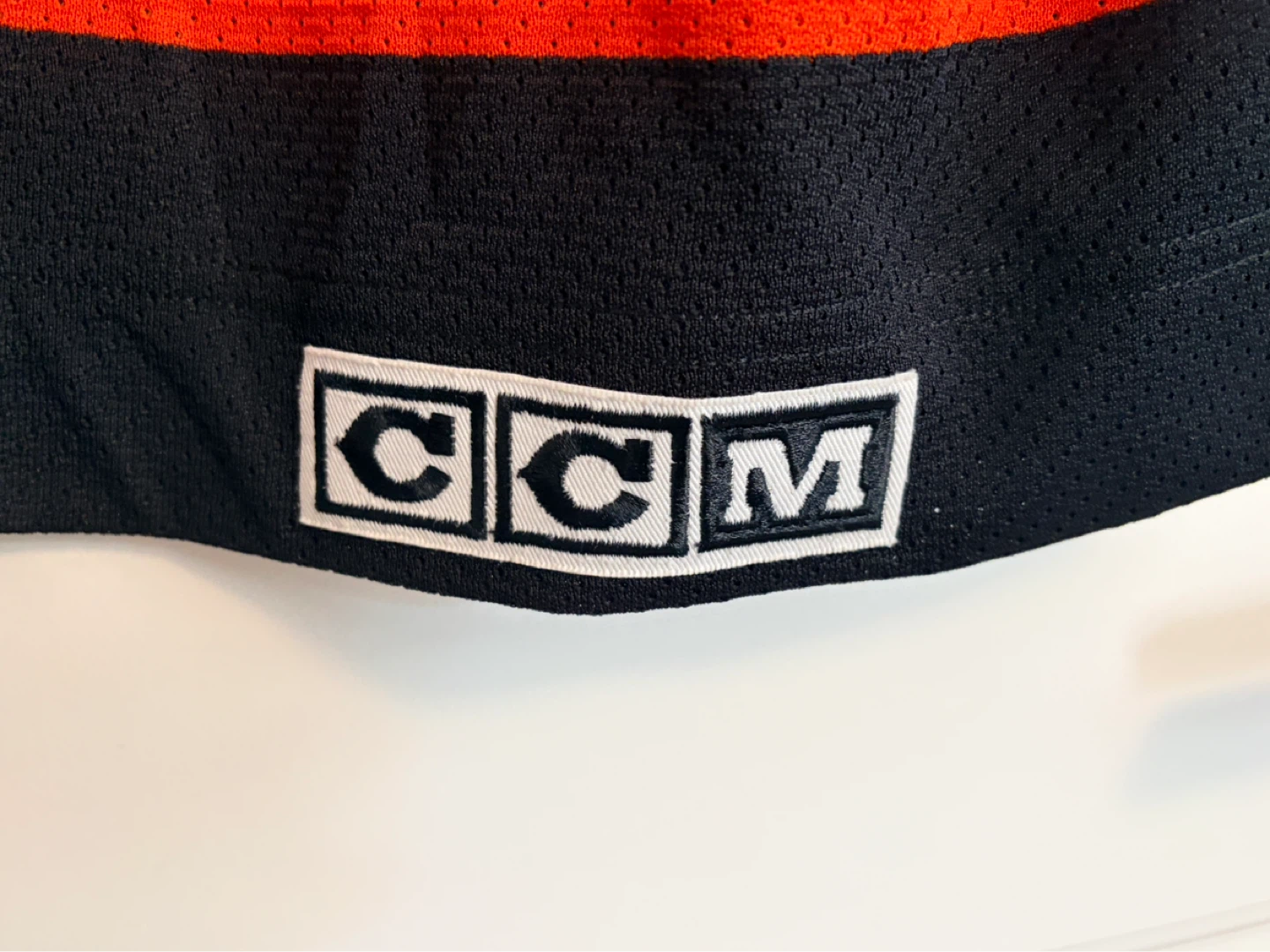 Authentic CCM Canucks Vintage Yellow Skate Jersey Large - photo 5