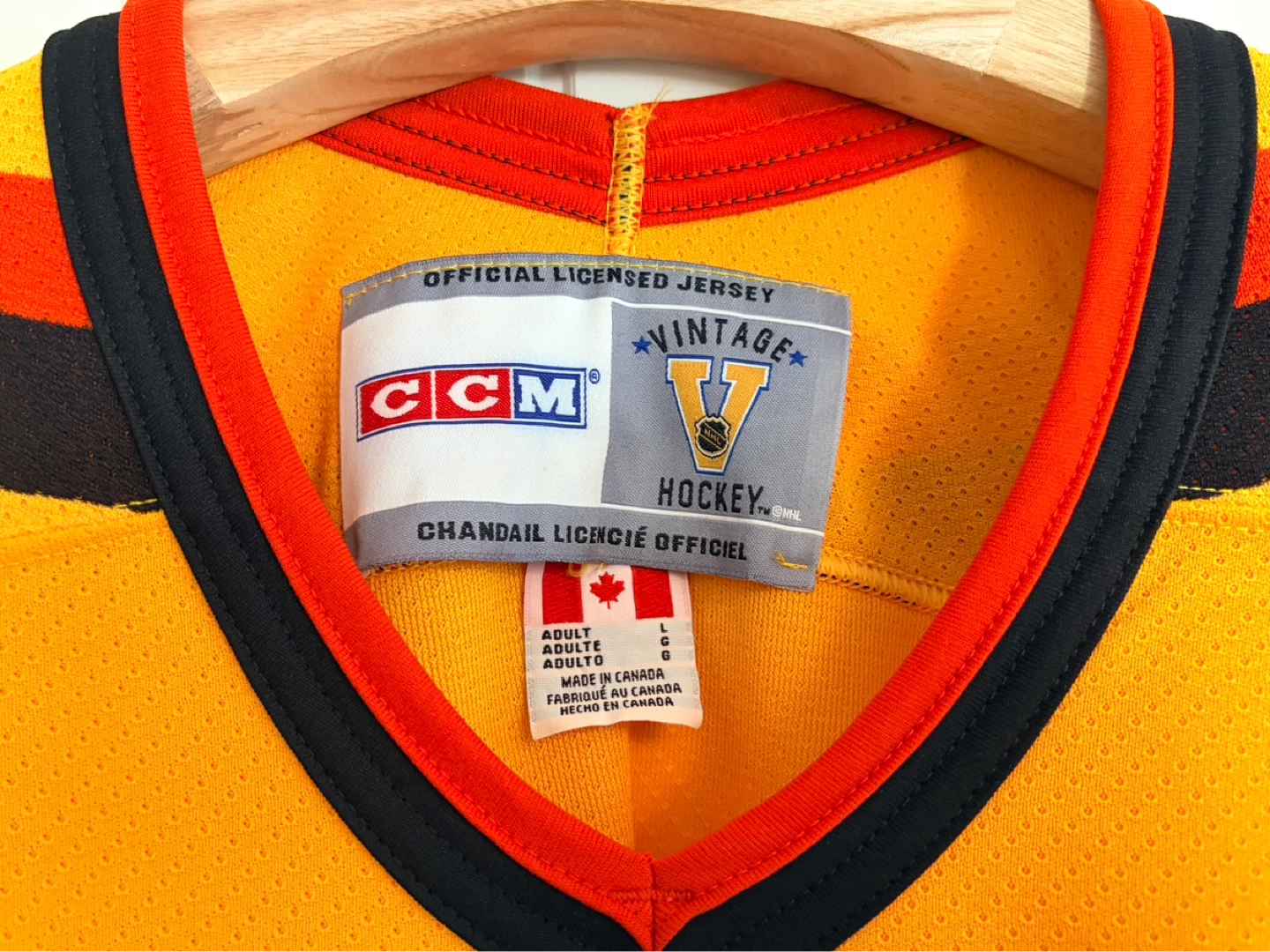 Authentic CCM Canucks Vintage Yellow Skate Jersey Large - photo 3