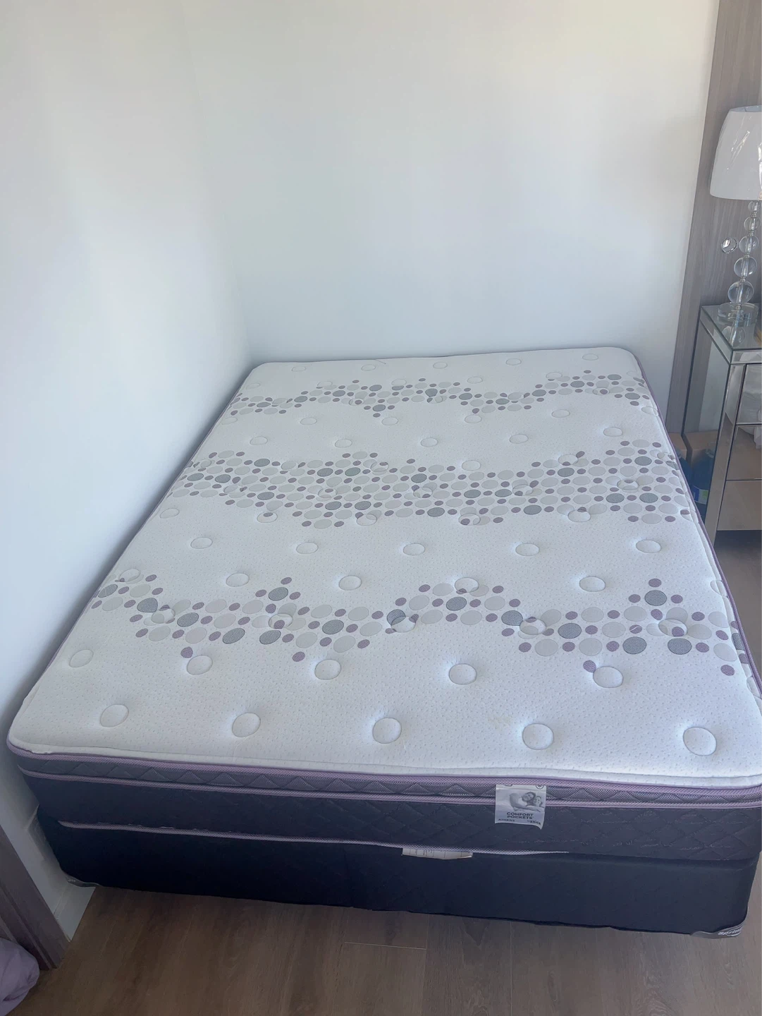 THE BRICK like-new Queen Mattress with Frame
