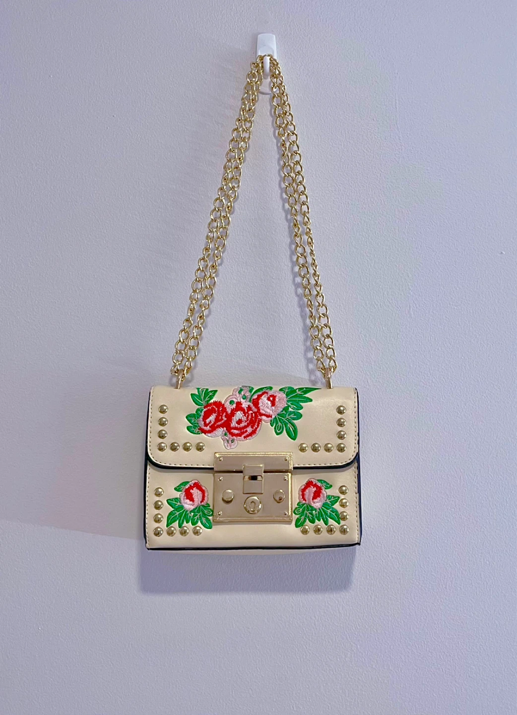 Cream Floral Embroidered Chain Bag