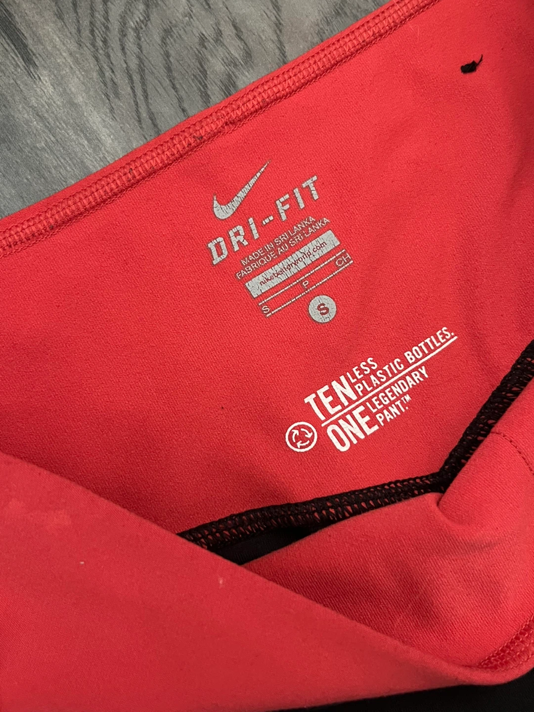 Nike Black & Red Legging Capris | Women - photo 3
