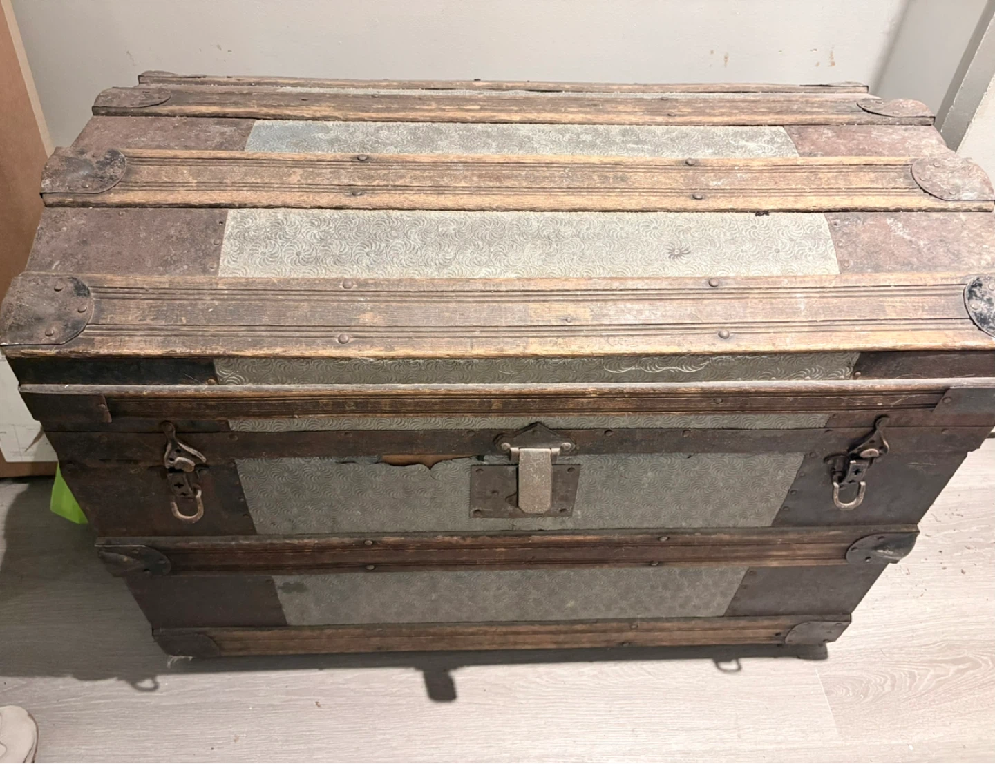 Free Antique Steamer Trunk