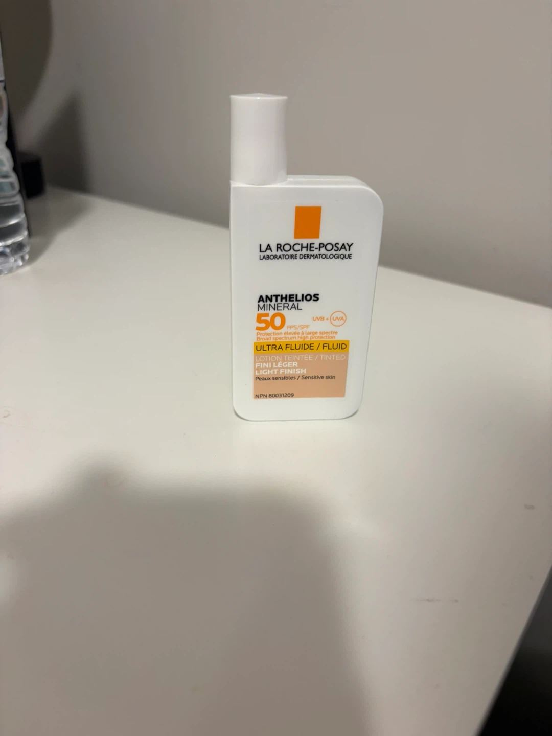 La Roche-Posay Anthelios Mineral SPF 50 Tinted Sunscreen - photo 3