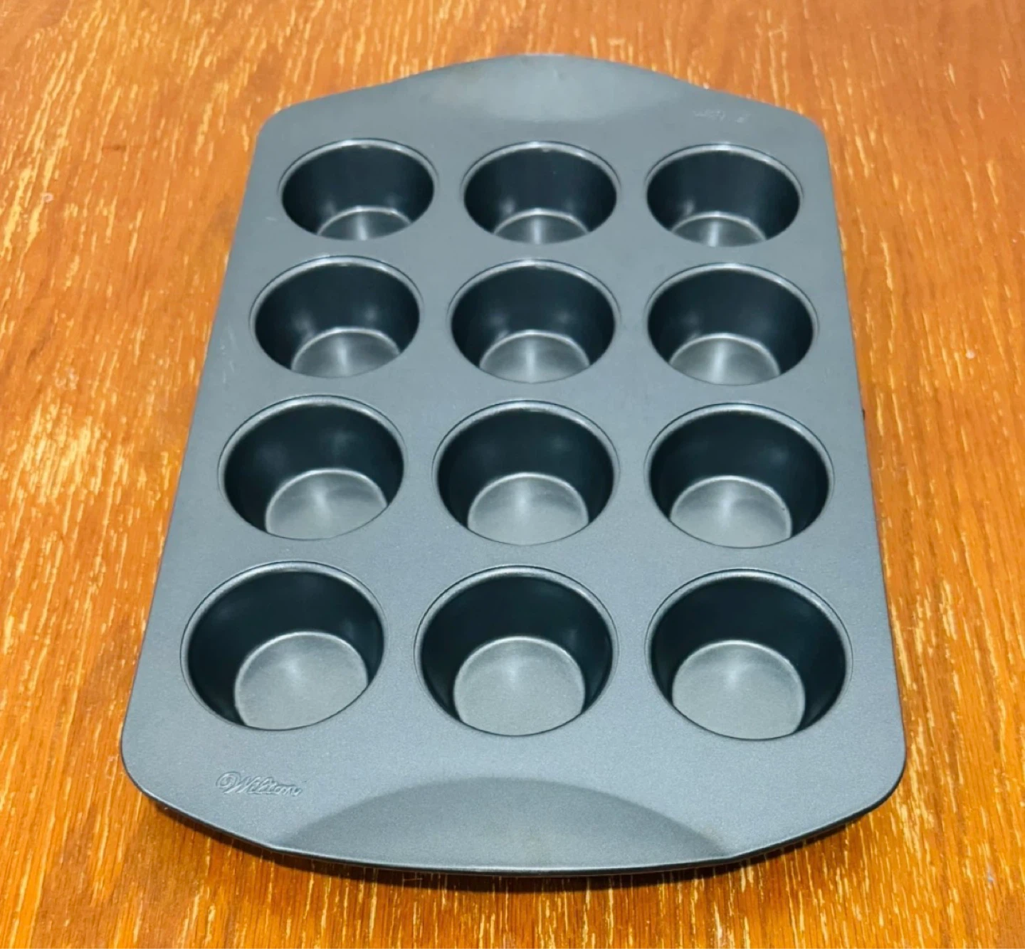 Wilton 12-Cup Muffin Pan
