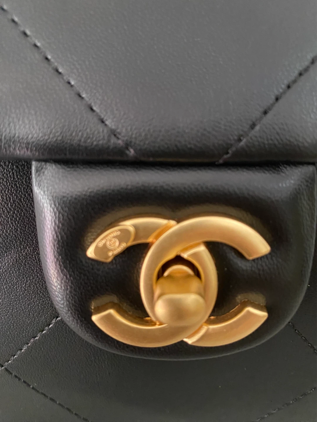 Chanel Black Quilted Lambskin Leather Shoulder Bag - photo 3