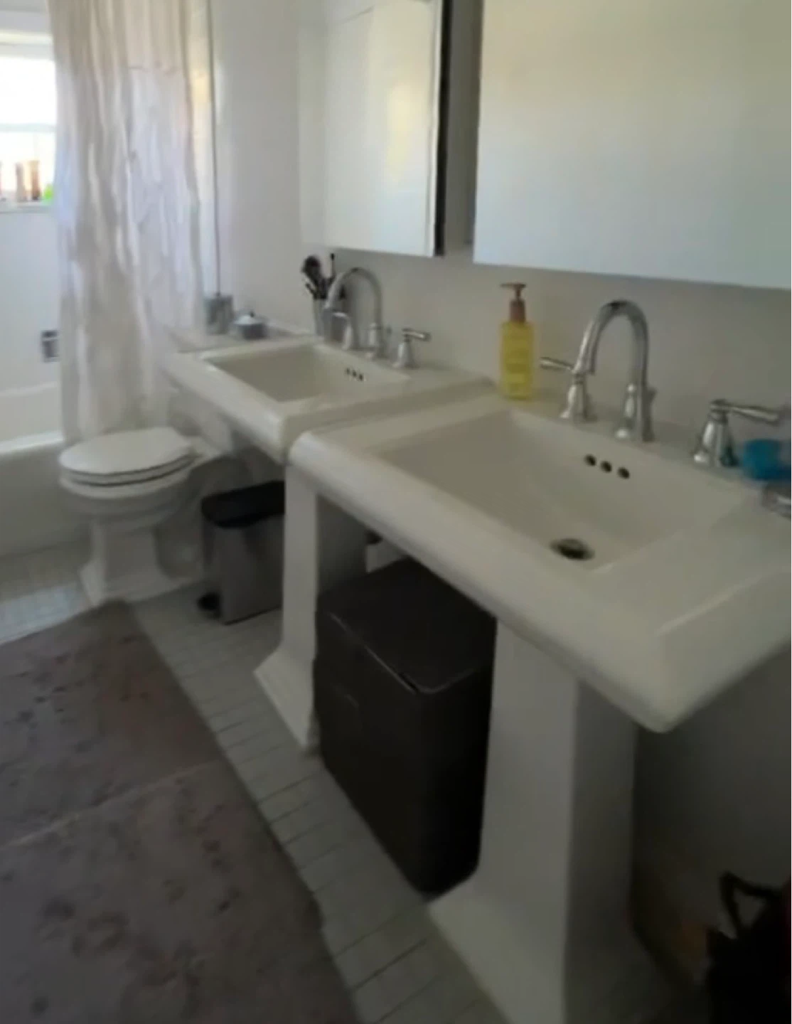 White Pedestal Bathroom Sinks with Faucets