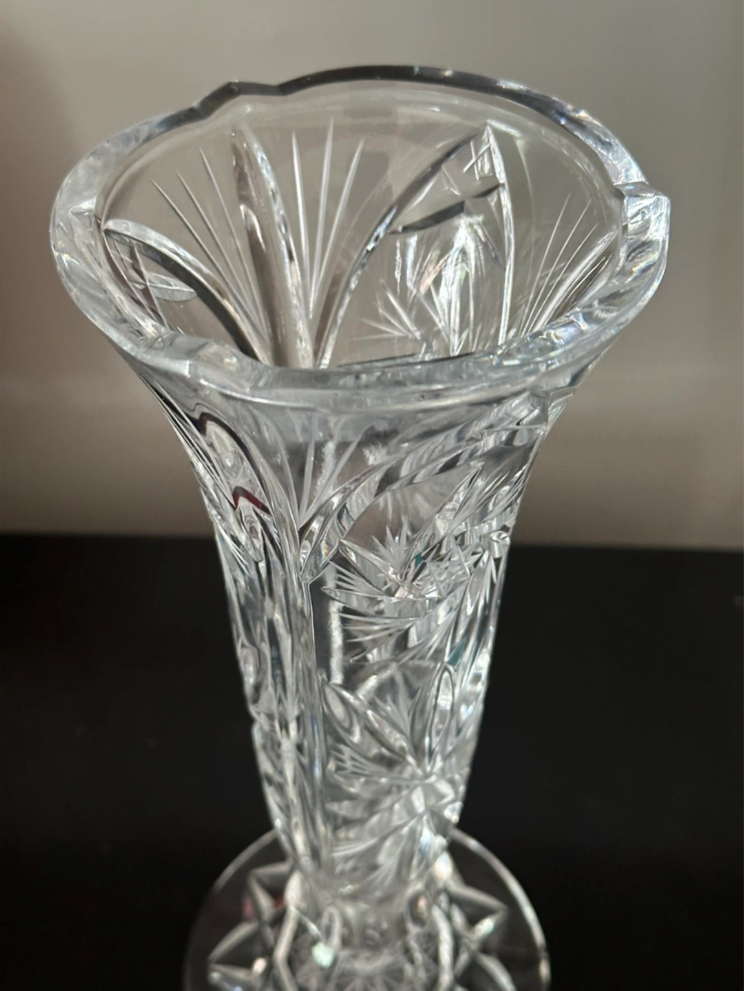 Vintage hand cut pinwheel crystal vase - photo 4