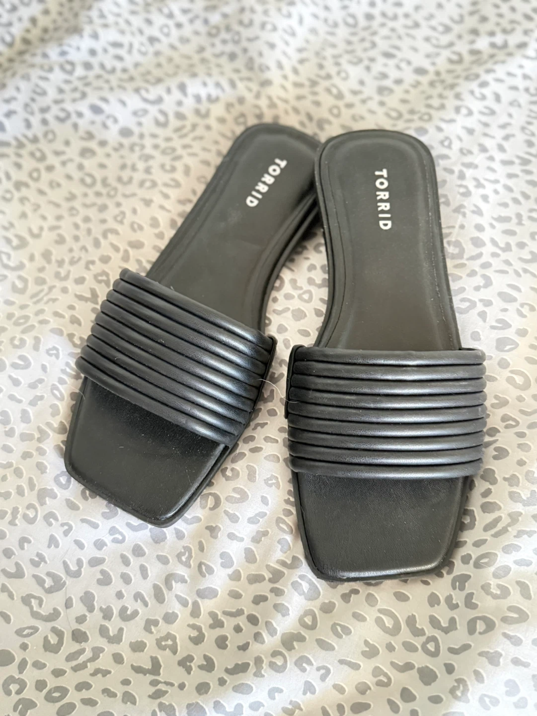 SIZE 9.5 WIDE. Torrid Black Slide Sandals