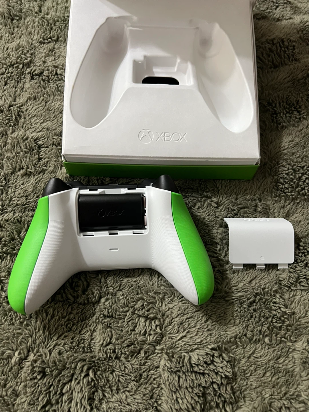 Xbox Wireless Controller (Velocity Green) - photo 2