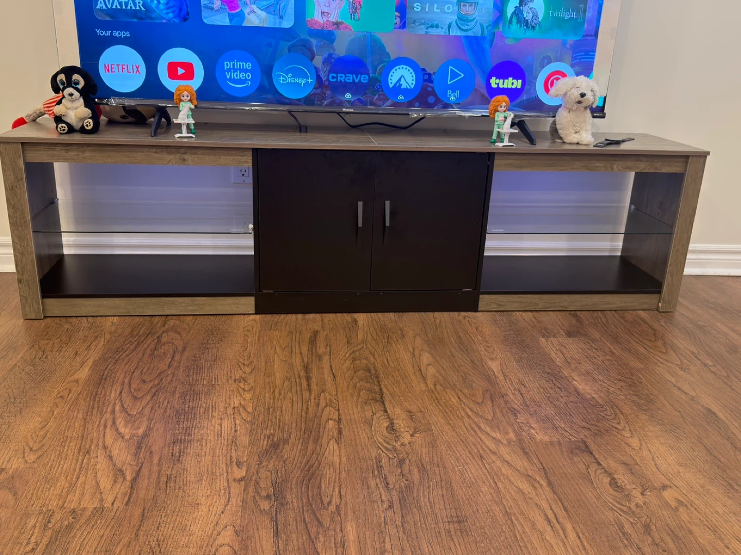 Hisense 65" QD5 QLED Series TV, Tv stand