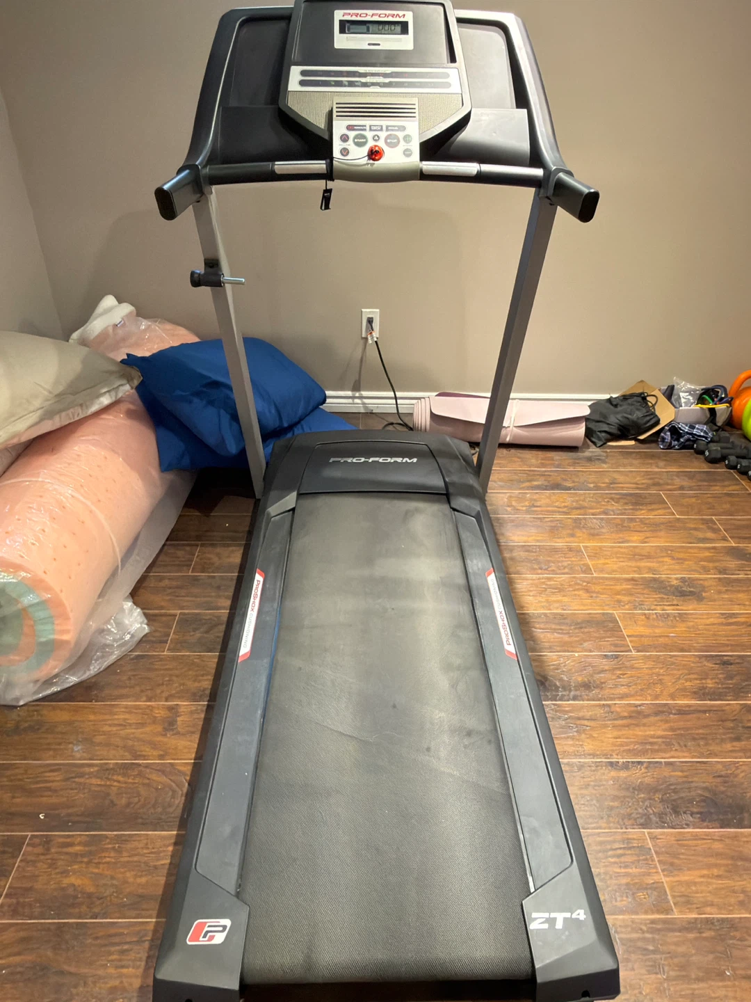Pro-Form ZT4 Treadmill - photo 4