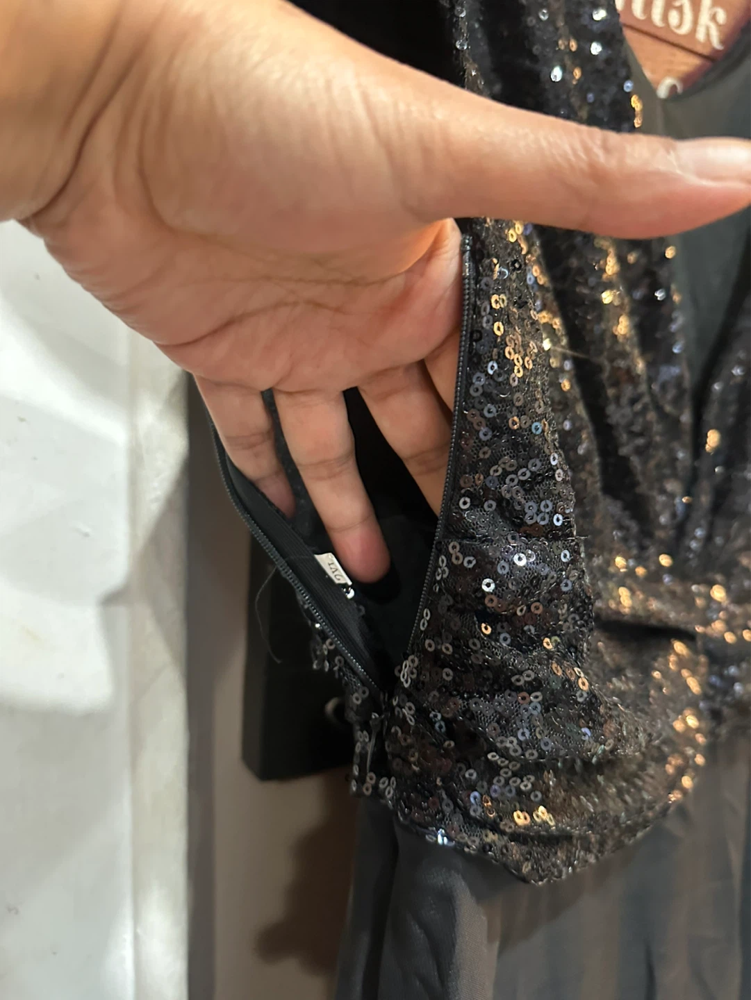 Elegant Black Sequin V-Neck Maxi Dress - photo 3