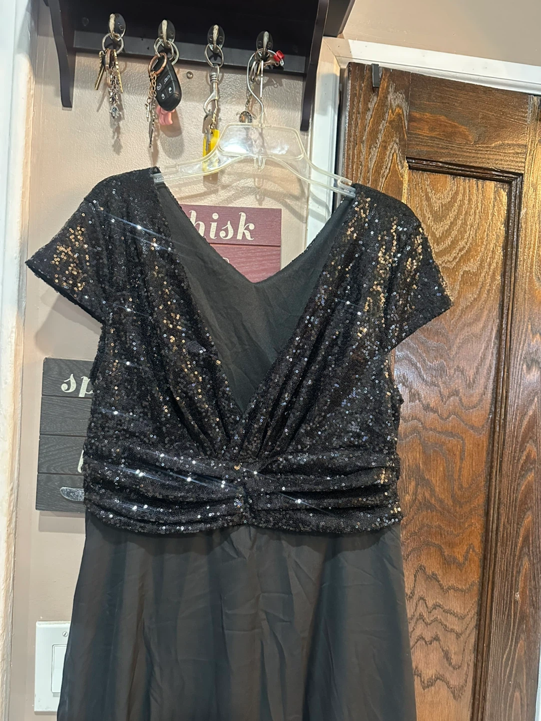 Elegant Black Sequin V-Neck Maxi Dress - photo 2