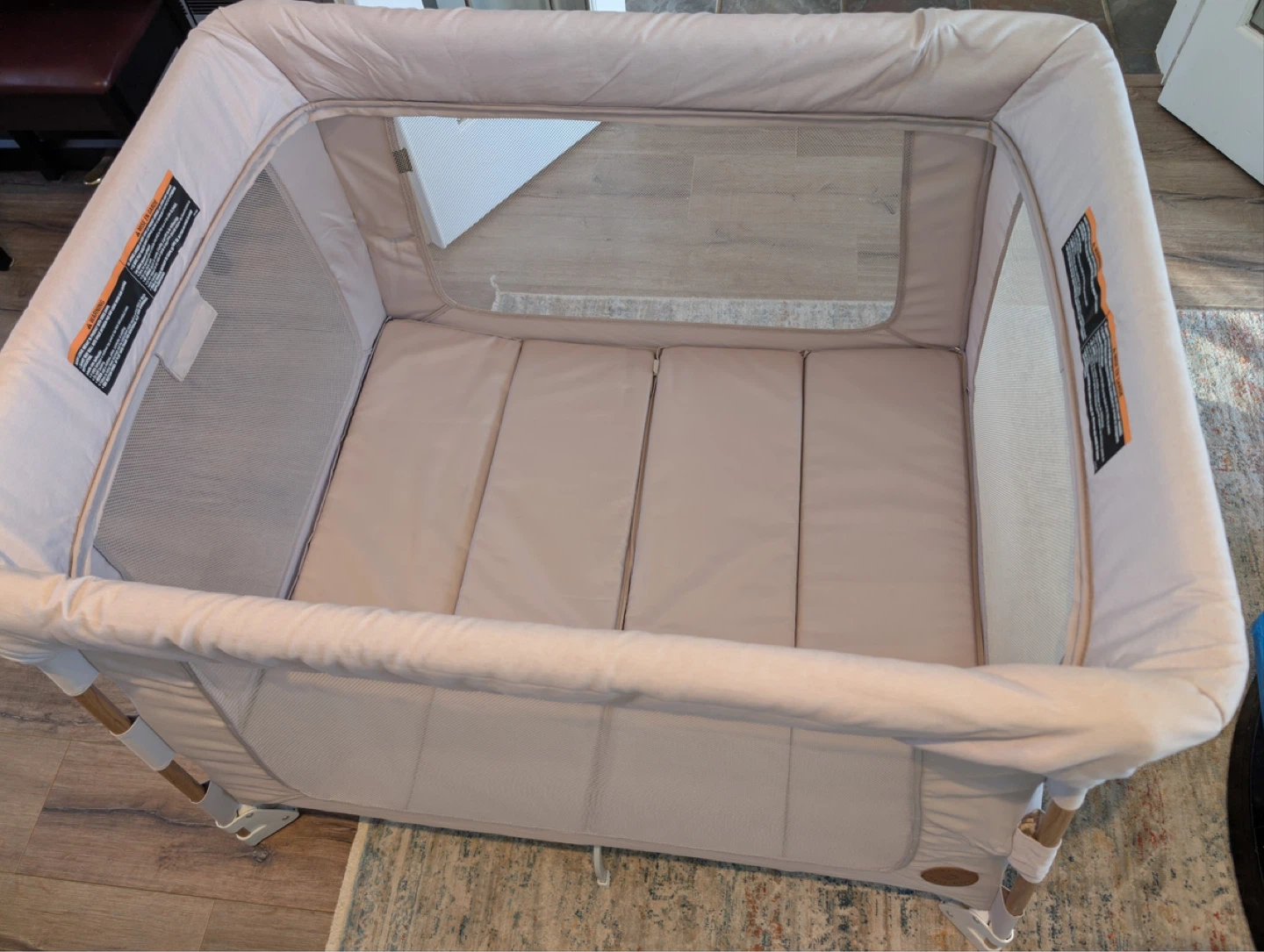 Maxi-Cosi  swift Travel Crib/Playard