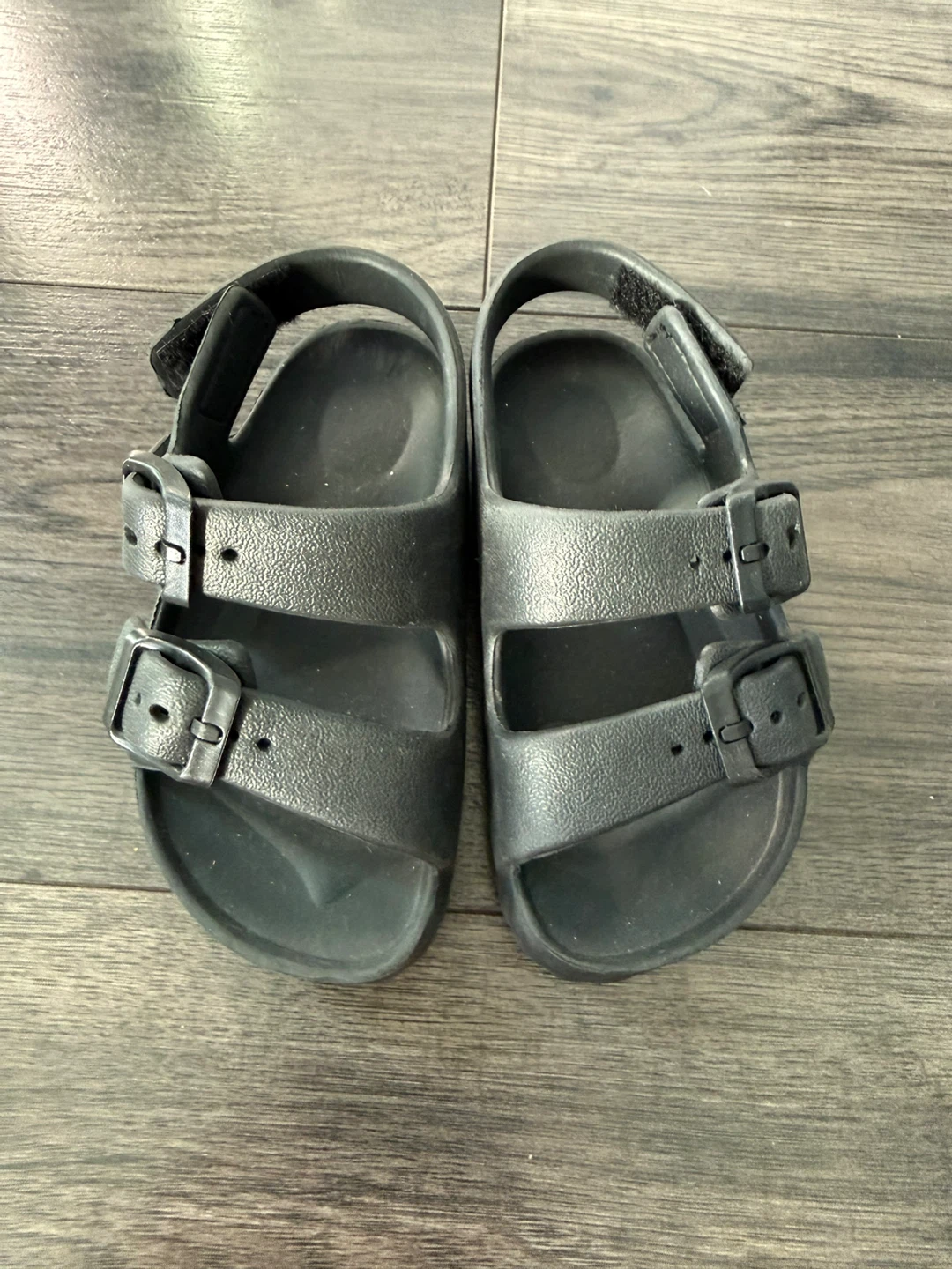 Baby Black Sandals Size 5-6