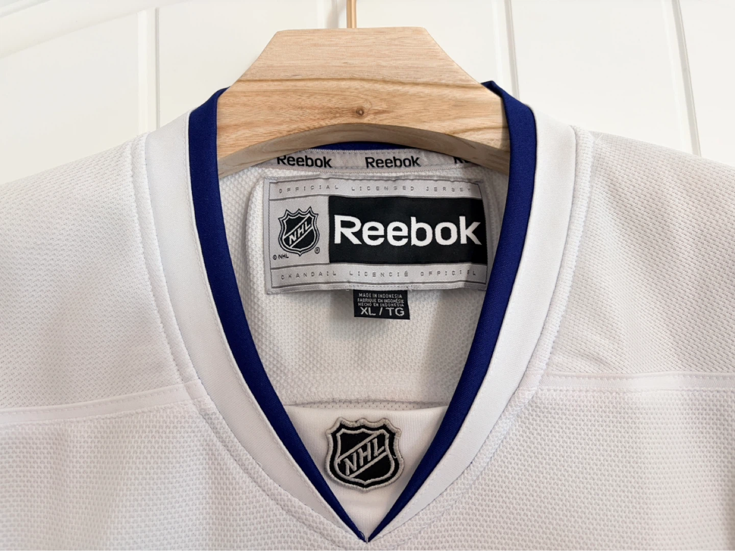 Authentic Reebok Vancouver Canucks White Orca Jersey Size XL - photo 3