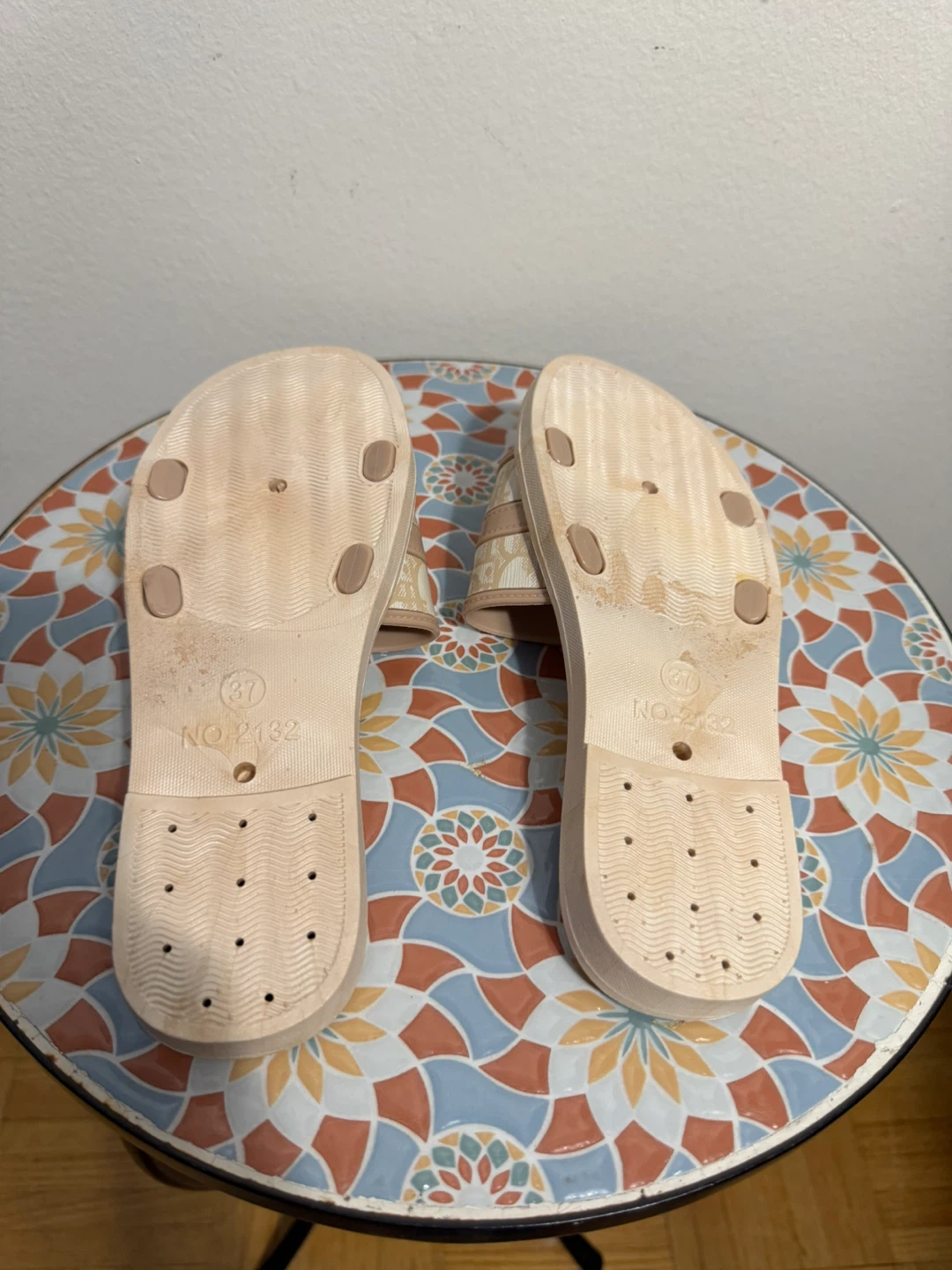 Designer Inspired Slides - Size 37 - photo 5