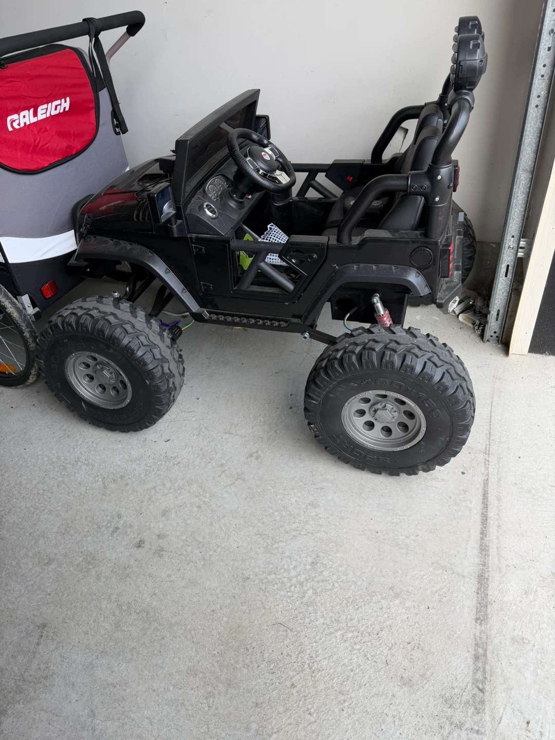 Black Ride-On Jeep for Kids - photo 2