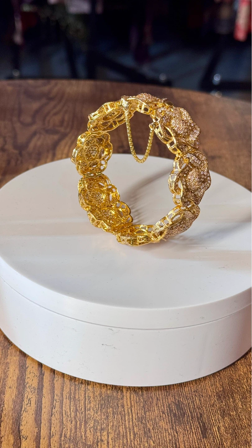 Gold-tone statement bracelet with crystal accents - photo 3