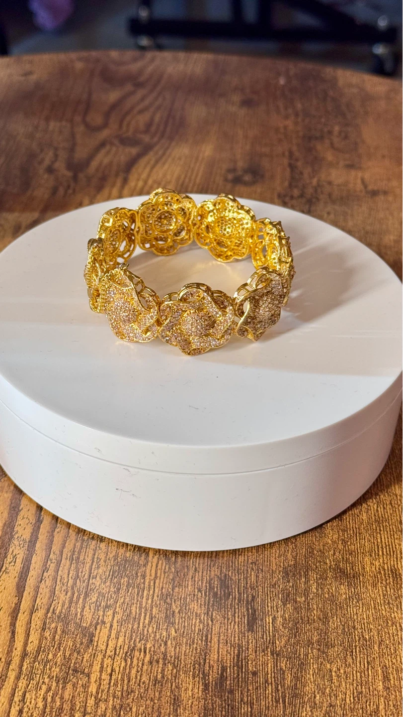 Gold-tone statement bracelet with crystal accents - photo 4