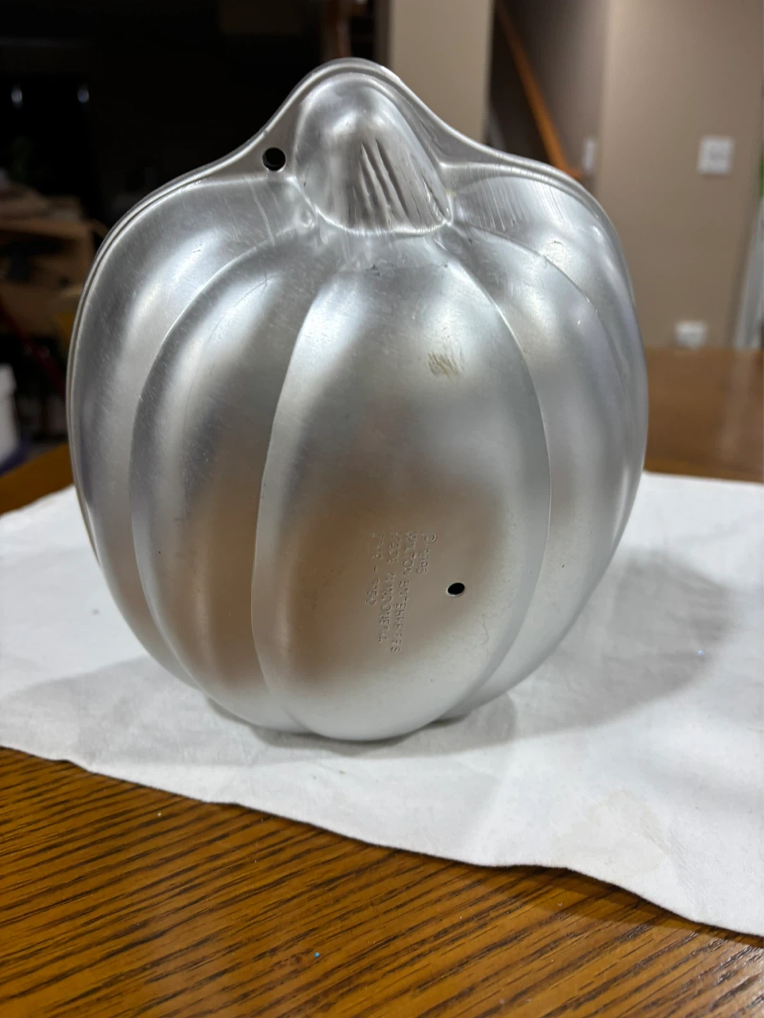 Wilton 3D Pumpkin Cake Pan - photo 3