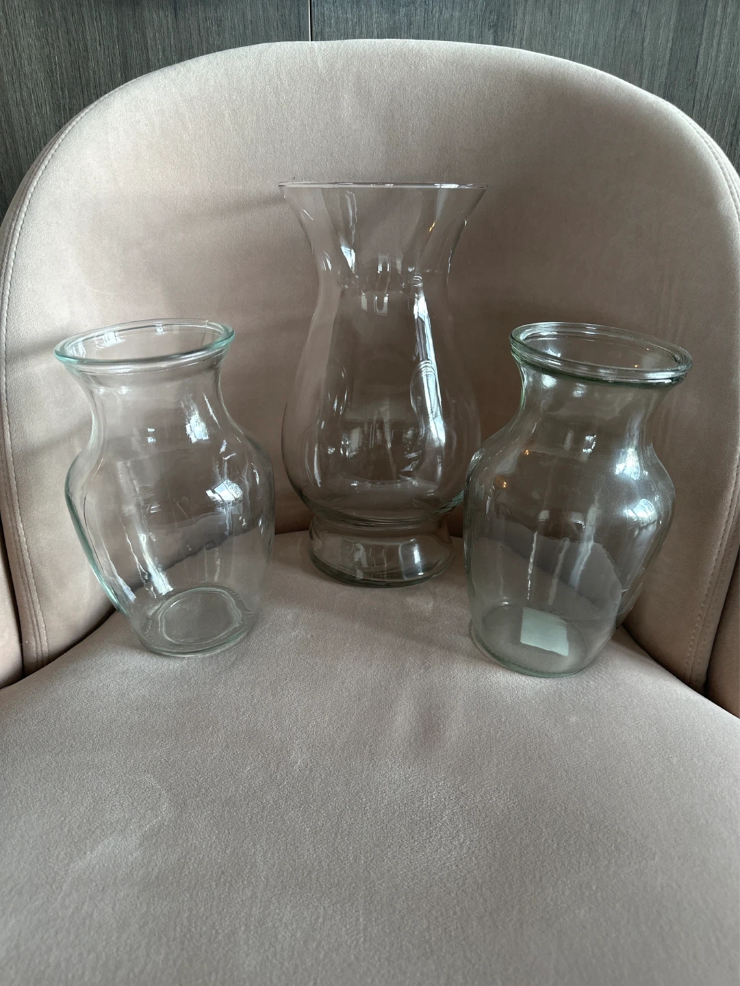 Set of 3 clear glass vases