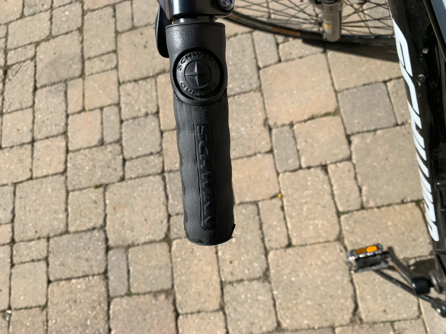 Schwinn GTX 2.0 Hybrid Bike - photo 3