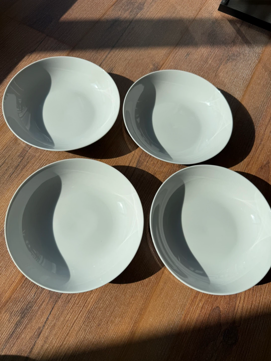 Set of 4 Classic White Ceramic Bowls
