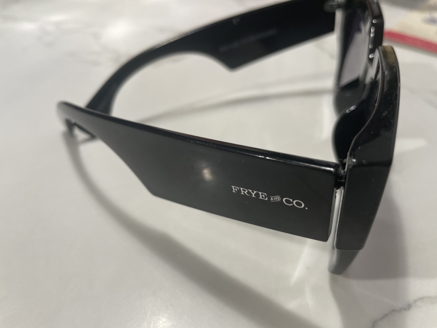 FRYE AND CO. Black Sunglasses - photo 2