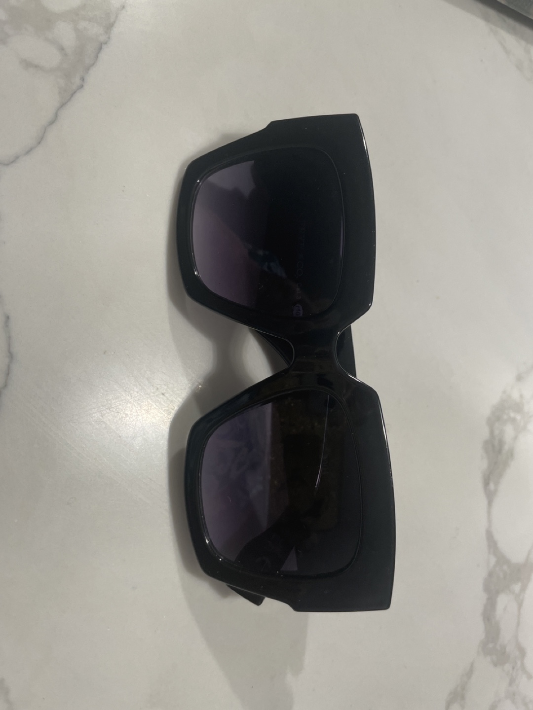 FRYE AND CO. Black Sunglasses