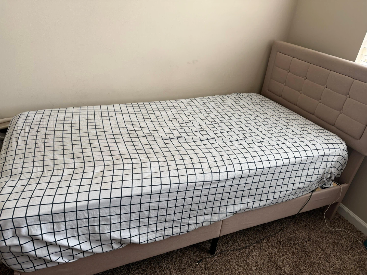 Twin bed with mattress - photo 2