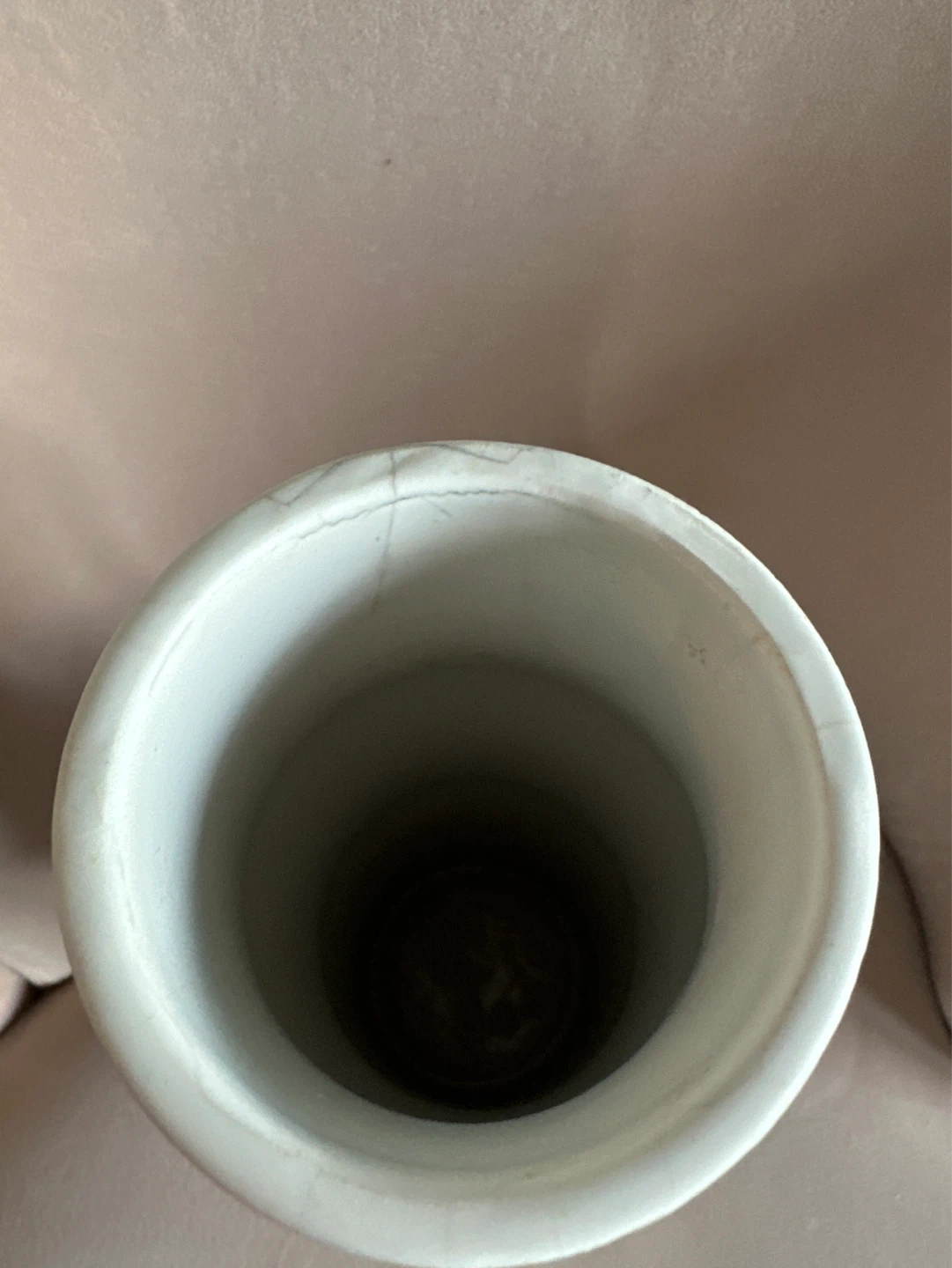 White Ceramic Vase - photo 2
