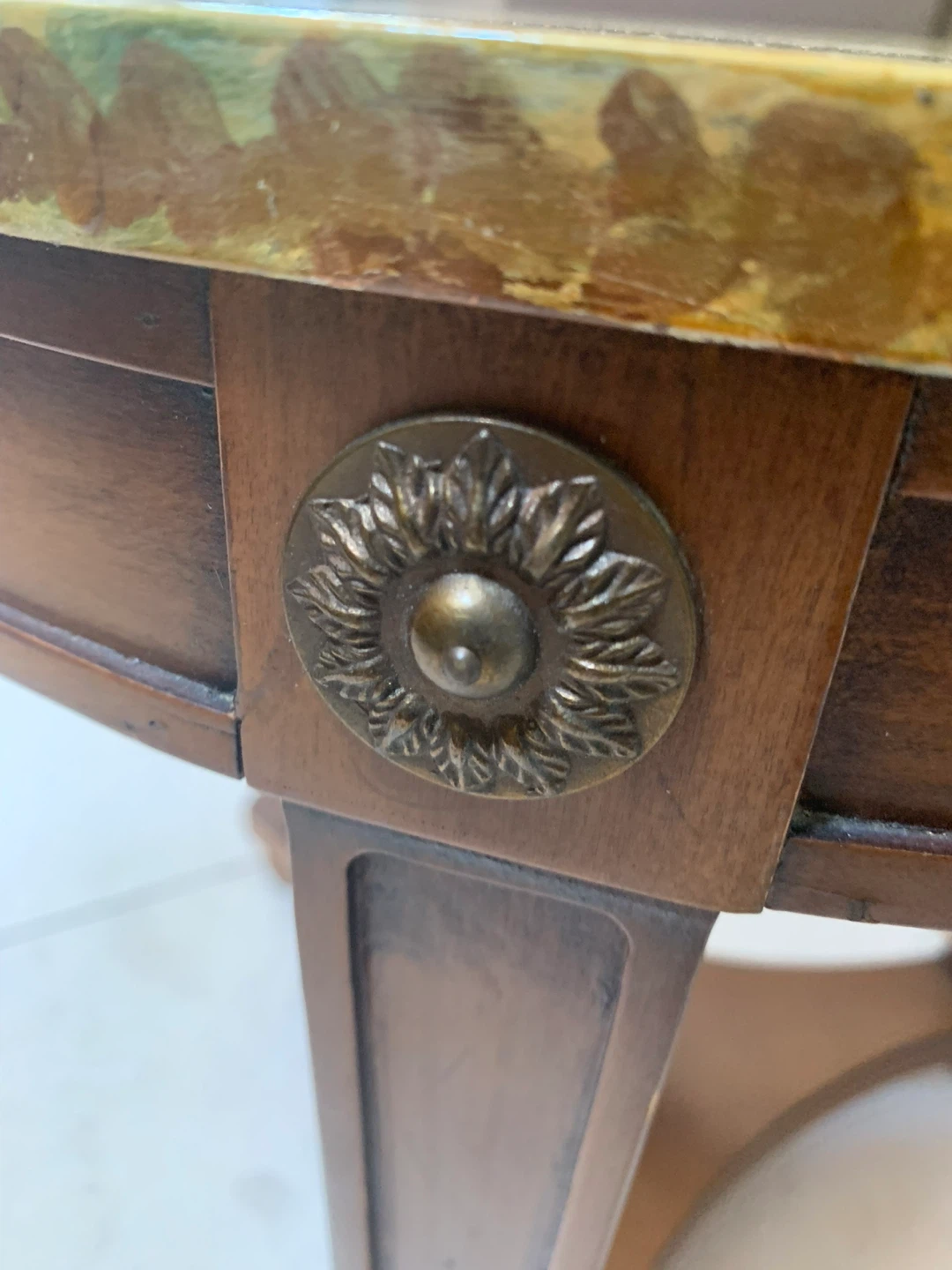 Round Accent Table with Decorative Top - photo 4