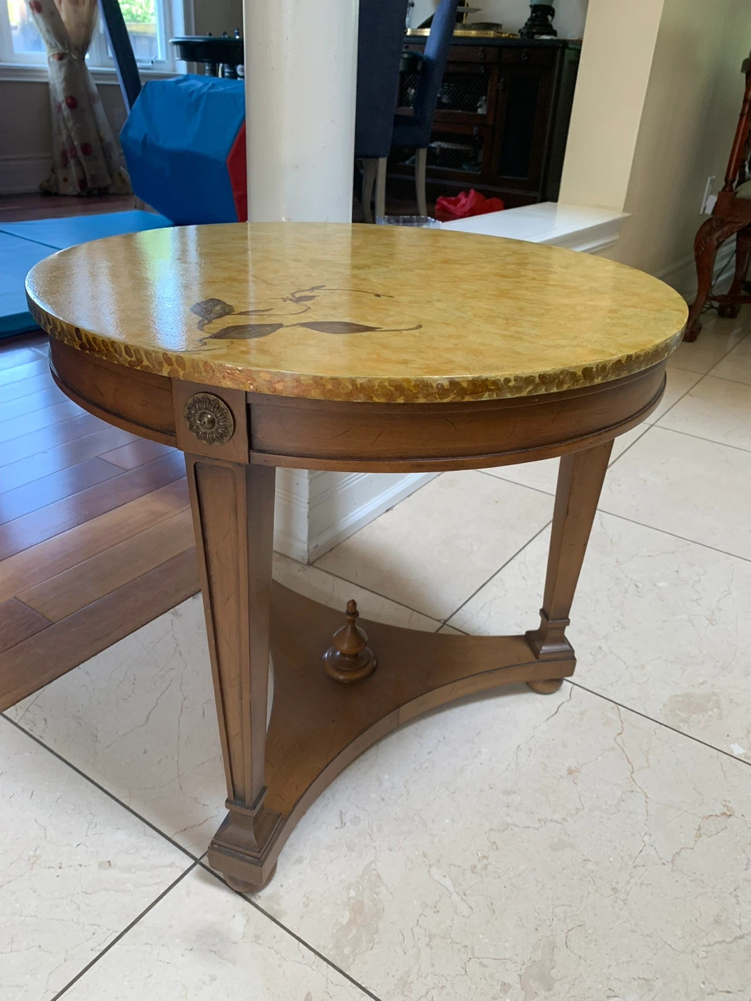 Round Accent Table with Decorative Top